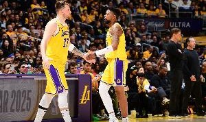 开云体育下载-支持队友！东契奇转发湖人转正古德温官宣照！