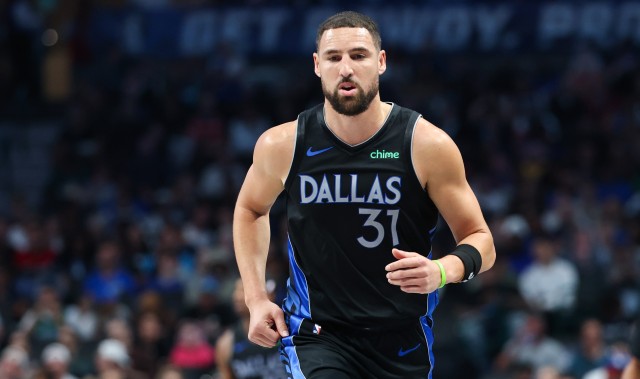 开云体育app-不太行！克莱半场7中3拿到7分 三分5中1&amp;正负值-7